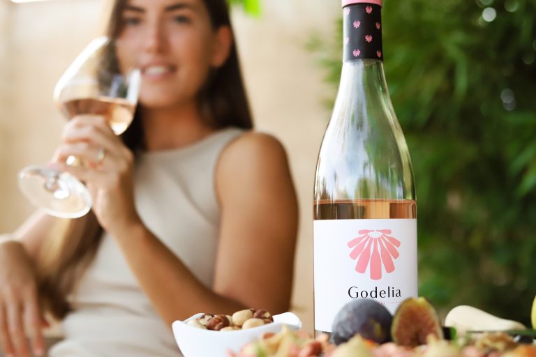 wine enthusiast Godelia rose